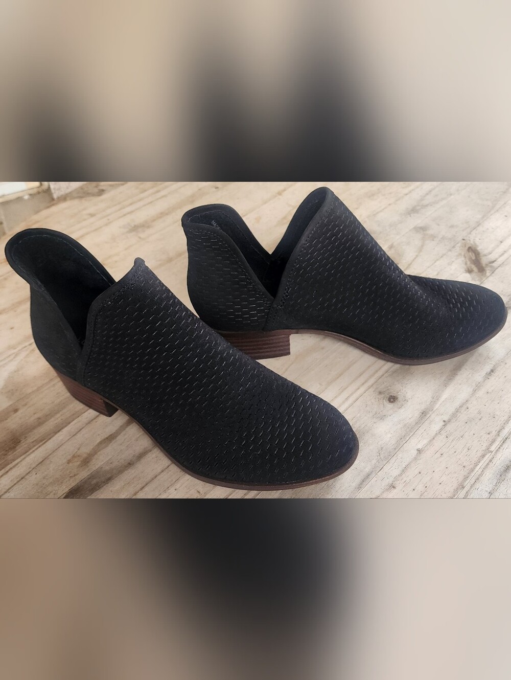 LUCKY BRAND 8.5M Baley Perforated Leather Cutout Ankle Booties Black Heel EUC